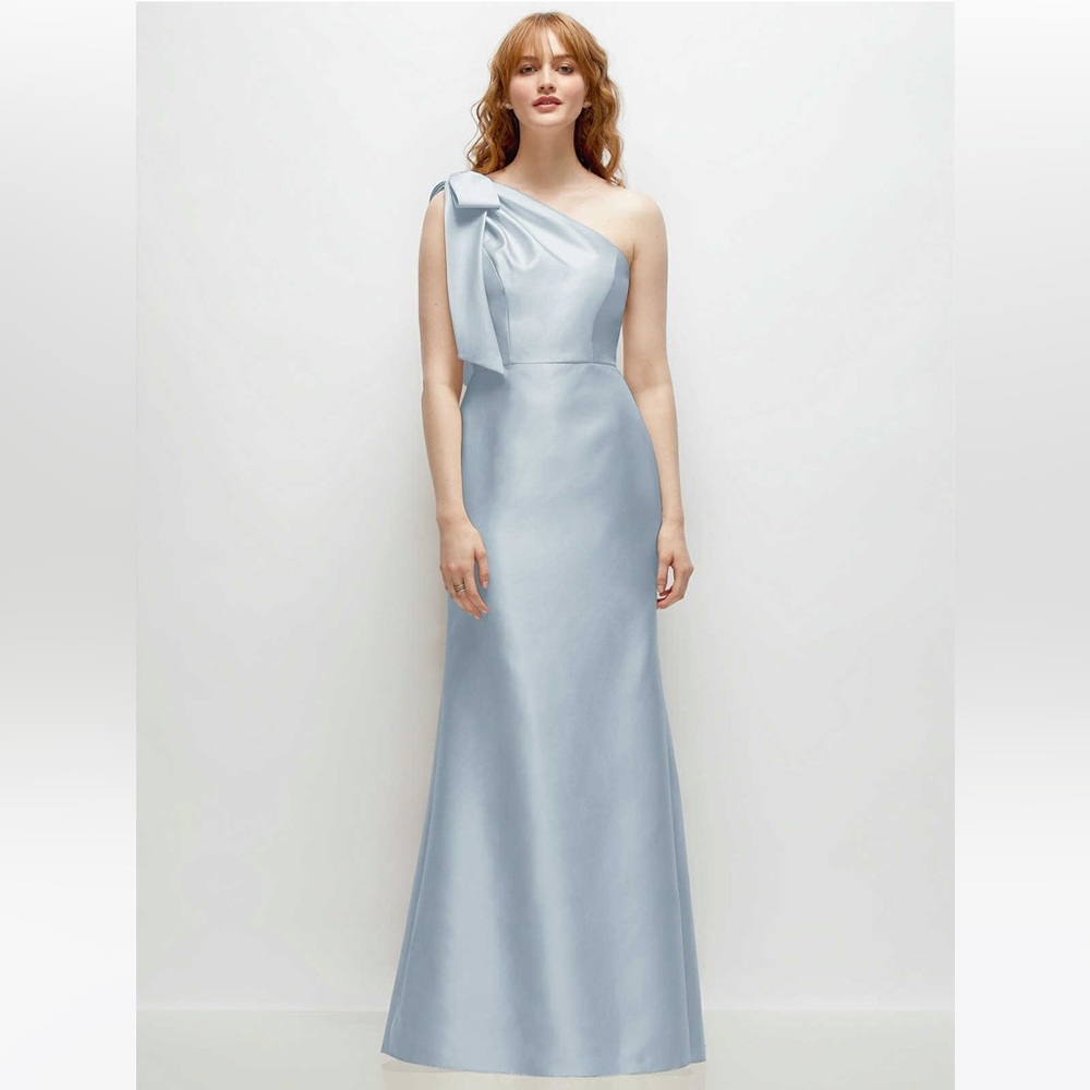 ALFRED SUNG One-Shoulder Light Blue Satin Gown